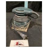 Black & Decker quarter sheet sander works as it