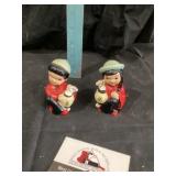 Oriental salt and pepper shakers