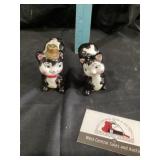 Skunk salt and pepper shakers