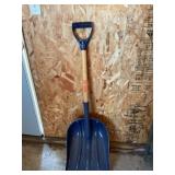 Plastic Tru temper Scoop Shovel