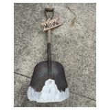 Scoop shovel snowman