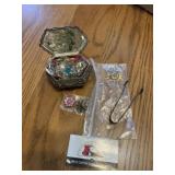 Brass trinket box, broaches, misc