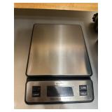 Weigh max kitchen scale