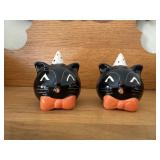 Vintage black cat Halloween salt and pepper