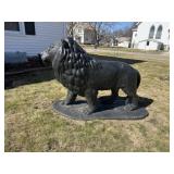 Heavy concrete lion