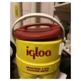 Igloo 3 gallon cooler