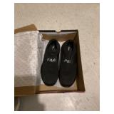 Size 8 Fila shoes