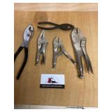 Locking pliers