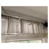 Aluminum extension ladder