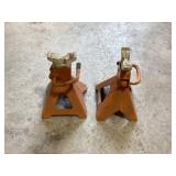 Jack stands