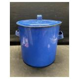 Enamel stock pot with dispenser