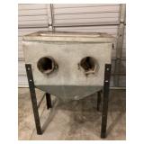 Sandblasting cabinet