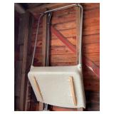 Scoop shovel