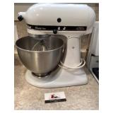 Kitchen Aid classic plus mixer
