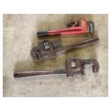 Pipe wrenches