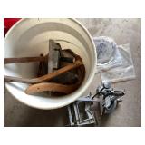 Jigs, tool guides, saw blades