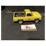 Kent feeds die cast pick up