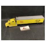 Kent feeds die cast semi