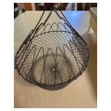 Wire egg basket