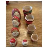 Vintage nesting santas