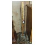 Singer skirt marker