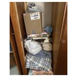 Bedding, linens, misc