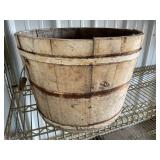 Wood pail