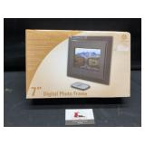 Digital photo frame