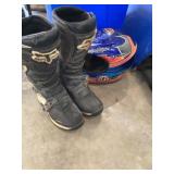 MX racing gear Fox racing boots size 10, helmet