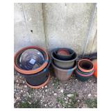 Plastic flower pots