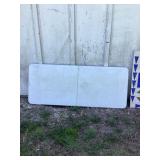 Folding table