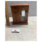 Jewelry box