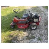 Snapper SR 930 riding lawnmower drives and mow a