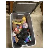 Tote of yarn