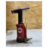 Air riveter