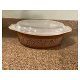 2.5 Qt Pyrex Woodlawn Brown casserole dish