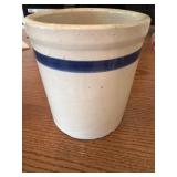 Stoneware planter  5 in tall