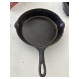 Griswold 8 Cast iron skillet