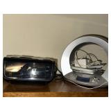 Alarm clock radios