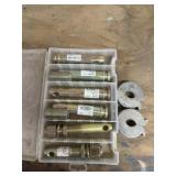 Top links and hydraulic cylinder stops