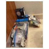Light bulbs/ batteries