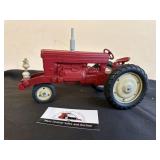 1/16 scale red tractor