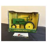 John Deere Model H tractor 1/16