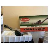 New Idea Model 312 pull type corn husker 1/16