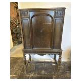 Vintage Atwater Kent radio cabinet
