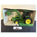 John Deere 2755 Utility tractor with loader