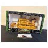 John Deere 1010 Crawler with blade 1/16