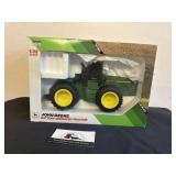 John Deere Battery Operated tractor 1:32 scale