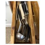 Serving utensils