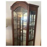 Corner display hutch